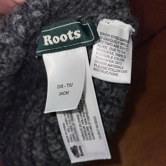 Roots Cabin Lambs Wool Blend Winter Hat Toque - Picture 7 of 8